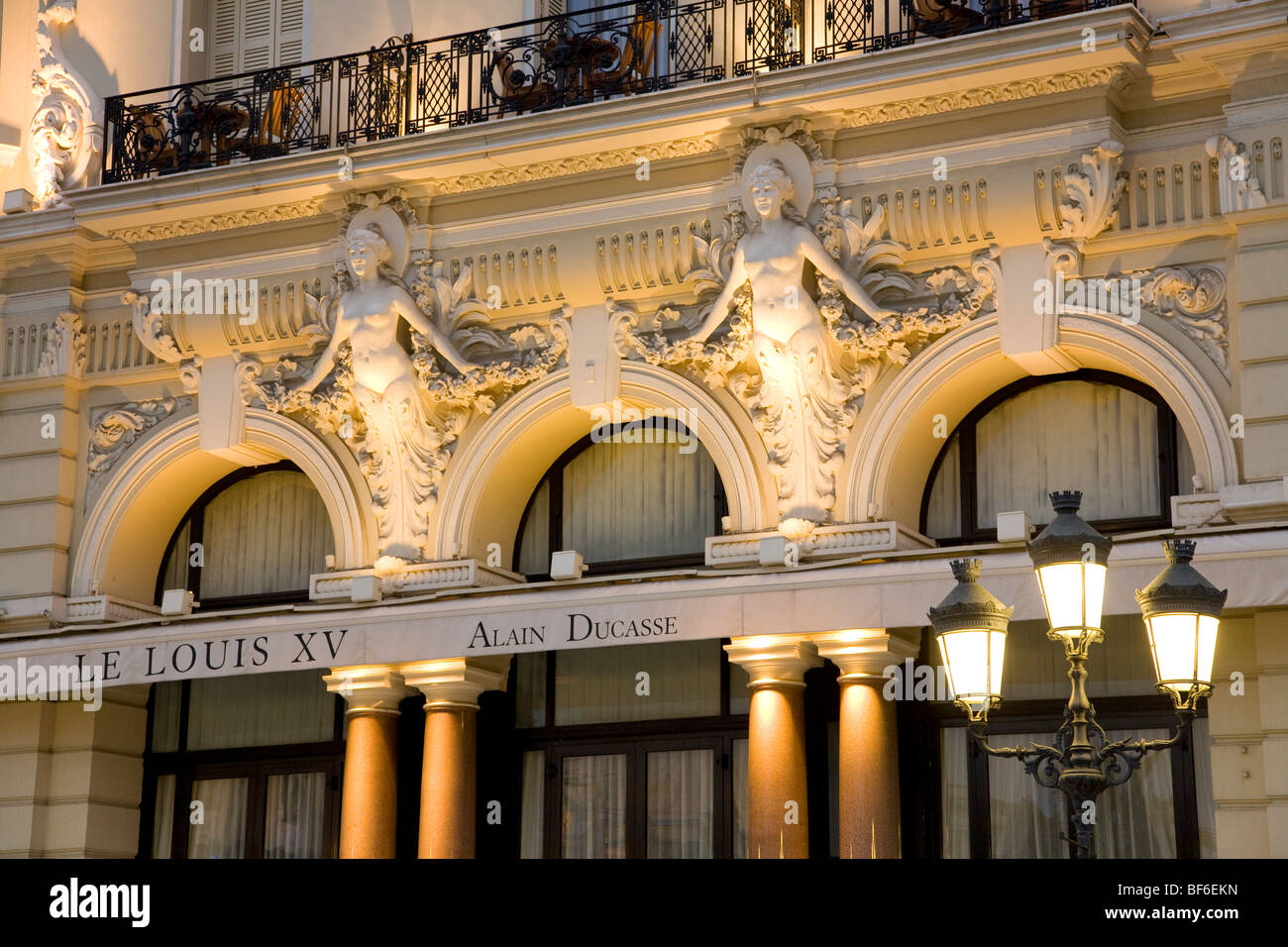 Restaurante gourmet Le Louis XV, Chefkoch Alain Ducasse, el Hotel de Paris, Monte Carlo, Monaco, Cote D Azur, Provence, Francia Foto de stock