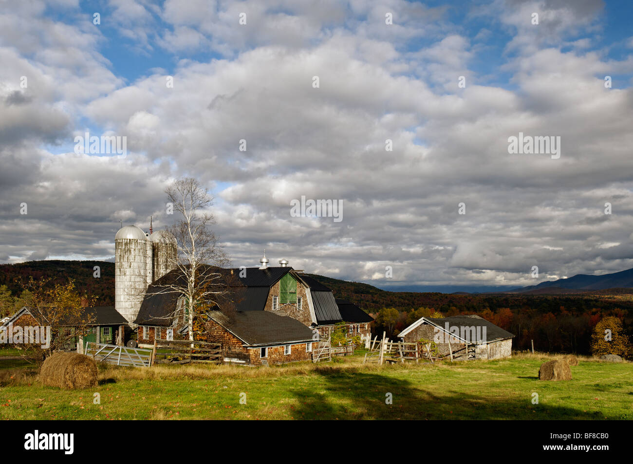 Granja de Nueva Inglaterra en las Montañas Blancas de New Hampshire Foto de stock