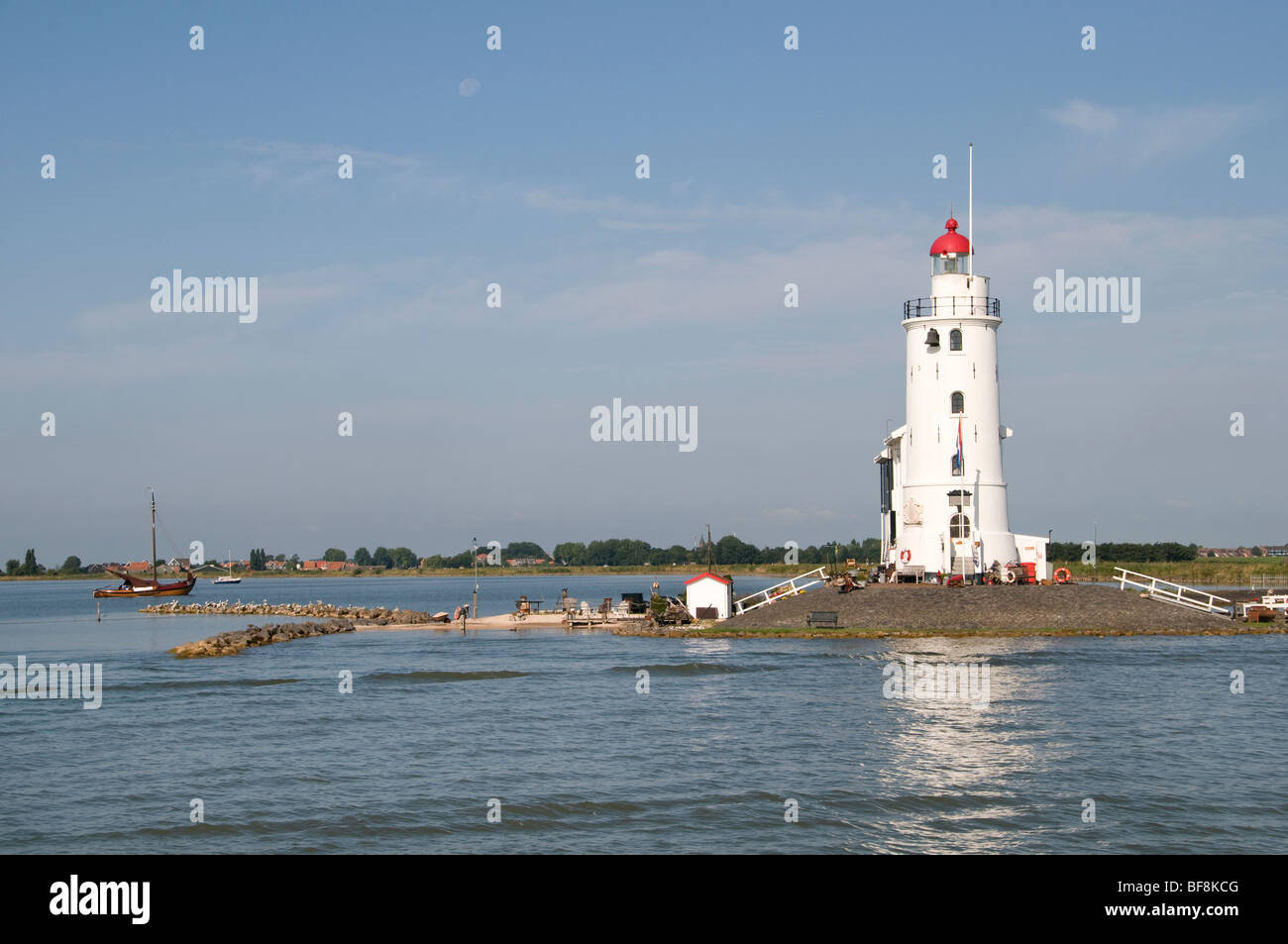 Het Paard van Marken Caballo de Marken Lighthouse IJsselmeer Volendam Holanda Países Bajos Het Paard van Marken Caballo de Marken Lighthouse IJsselmeer Volendam Holanda Países Bajos
