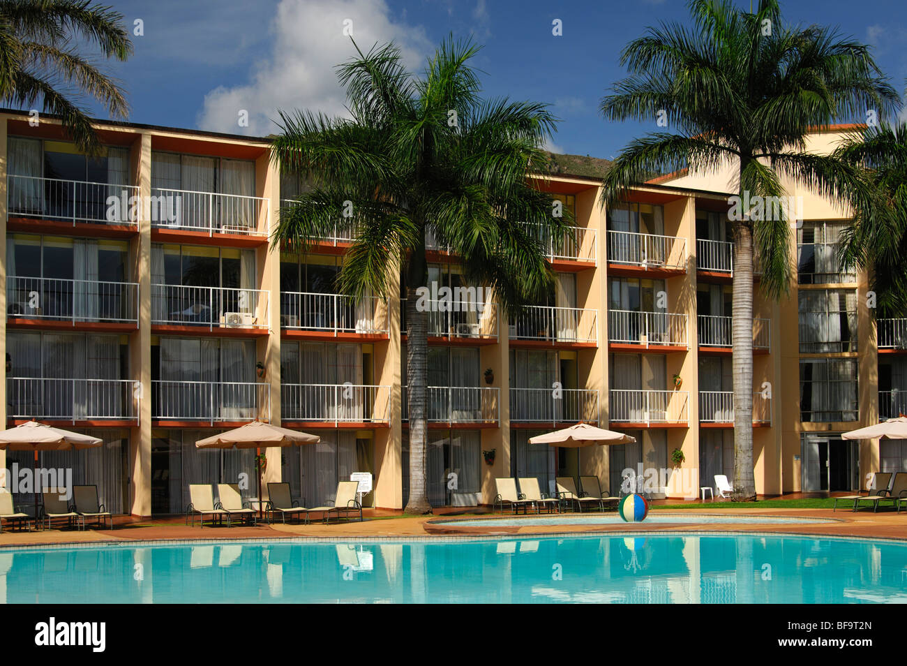 Lugogo Sun Hotel con piscina, Ezulwini, Swasiland Foto de stock