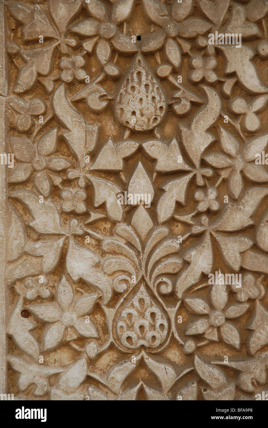 Estucos detalle, el Palacio de la Alhambra, Granada, Andalucía, España Foto de stock