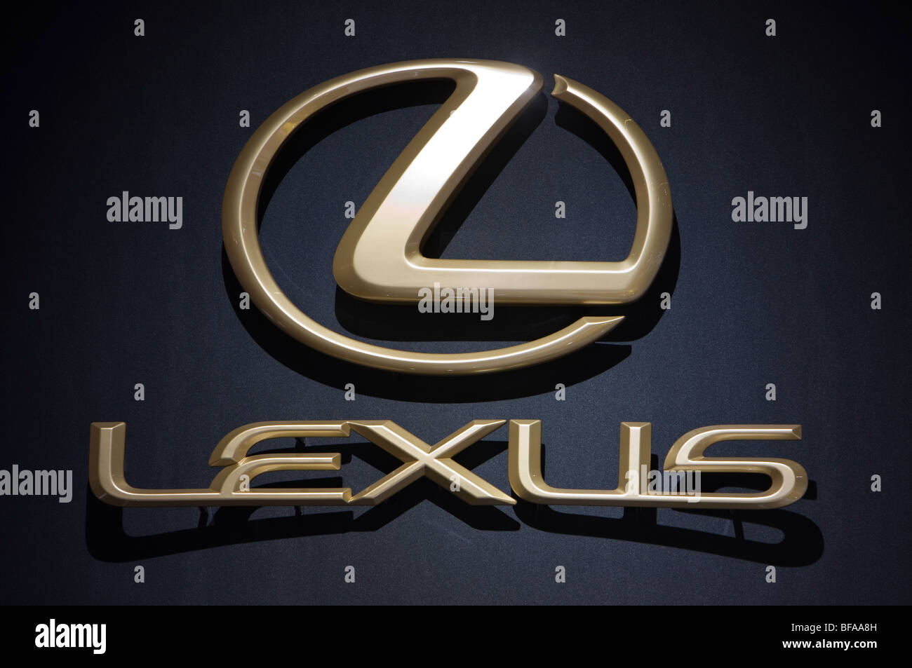 Logotipo de Lexus. Foto de stock