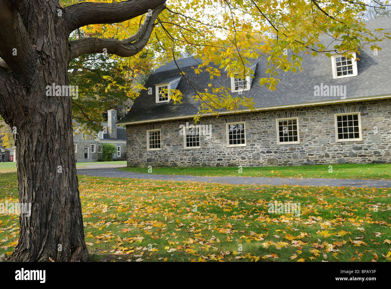 Colores de otoño en el museo, los agricultores en Cooperstown, Nueva York. Foto de stock