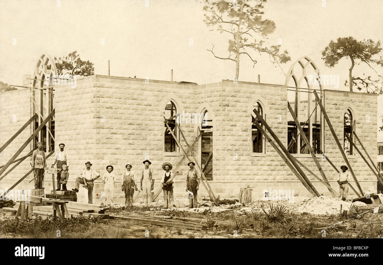 Iglesia en construcción, St. Cloud FL Fotografía de stock - Alamy Iglesia en construcción, St. Cloud FL Fotografía de stock - Alamy