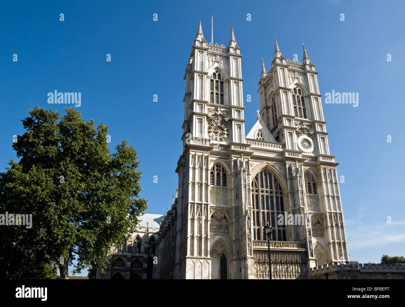 Las torres del oeste de la Abadía de Westminster, London Foto de stock