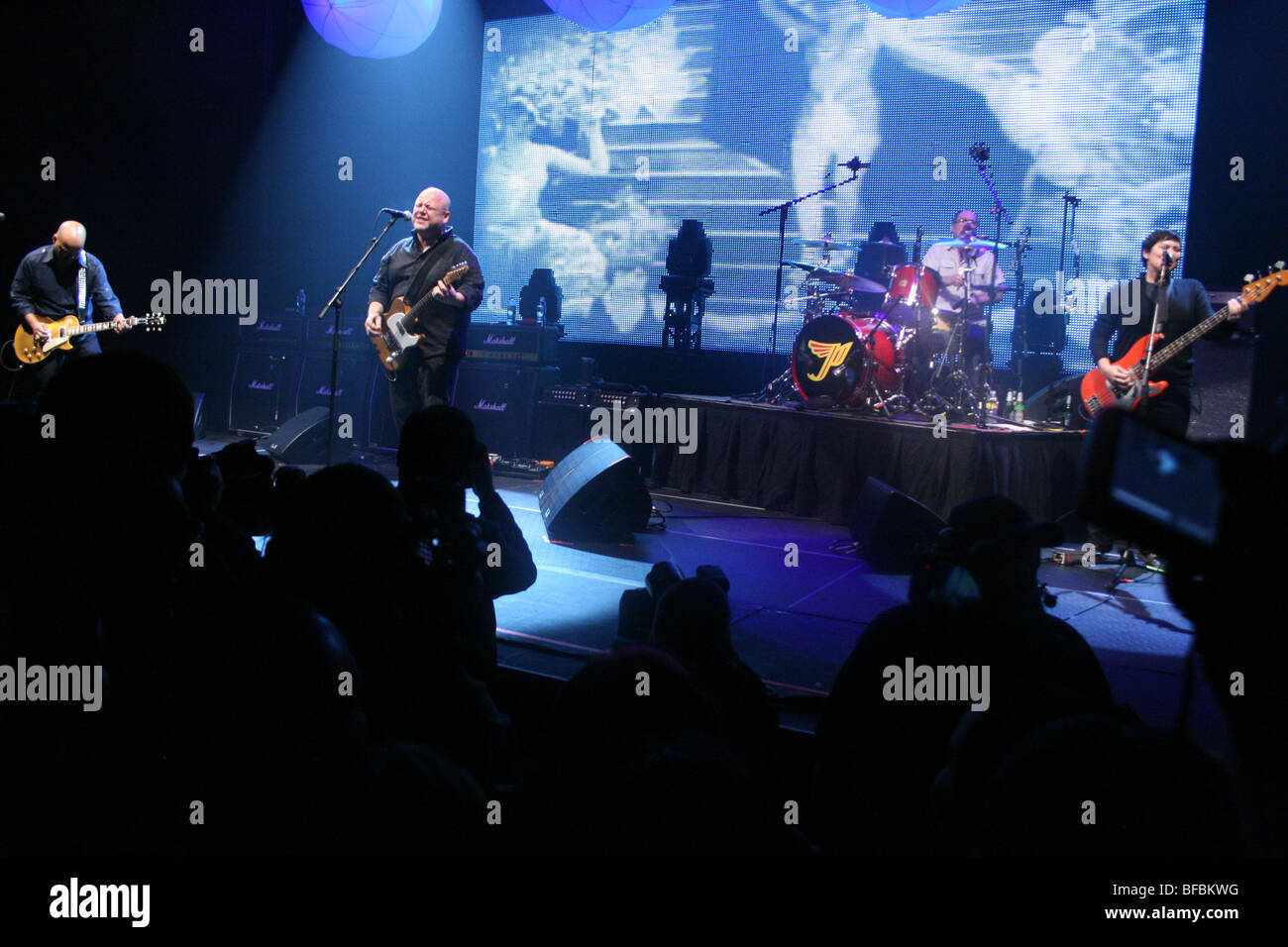 Los legendarios Pixies jugar Hollywood Palladium, Doolittle reunion tour Foto de stock