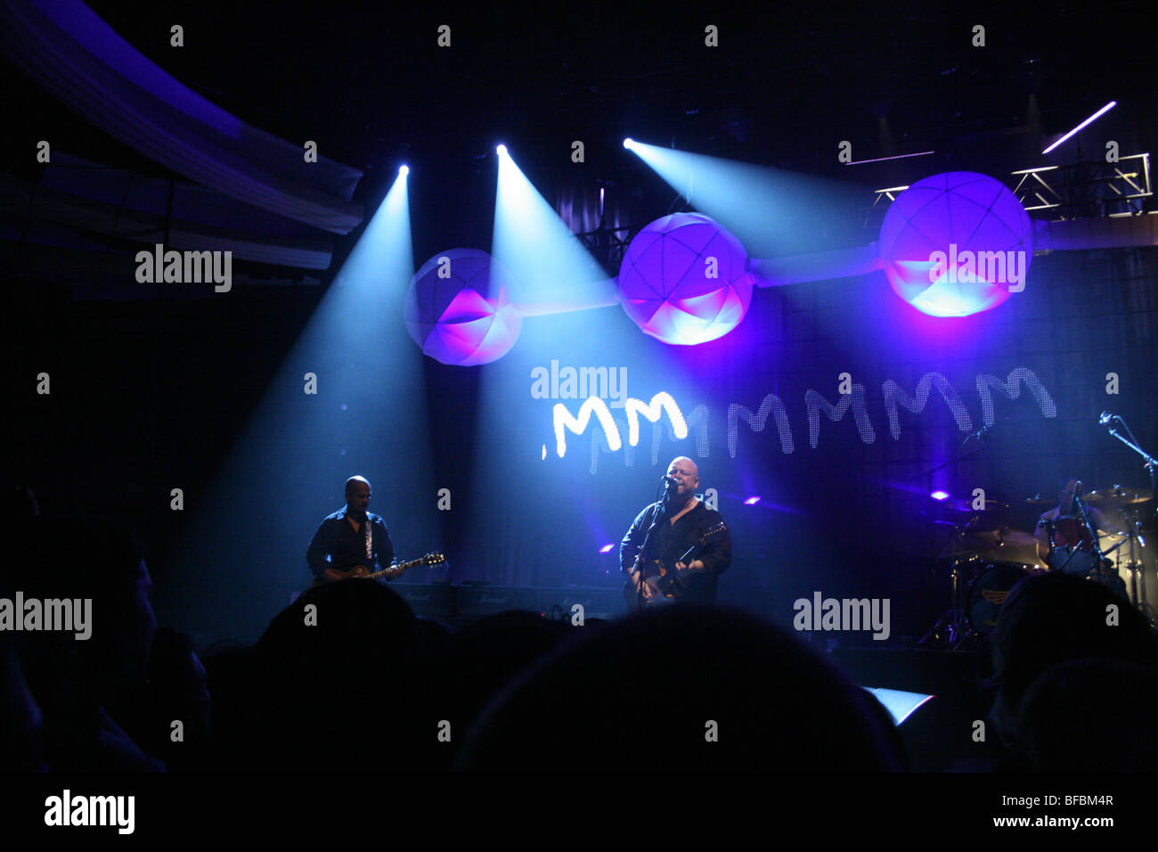 Los Pixies desempeñar un concierto en el Hollywood Palladium, CA, EE.UU. Foto de stock
