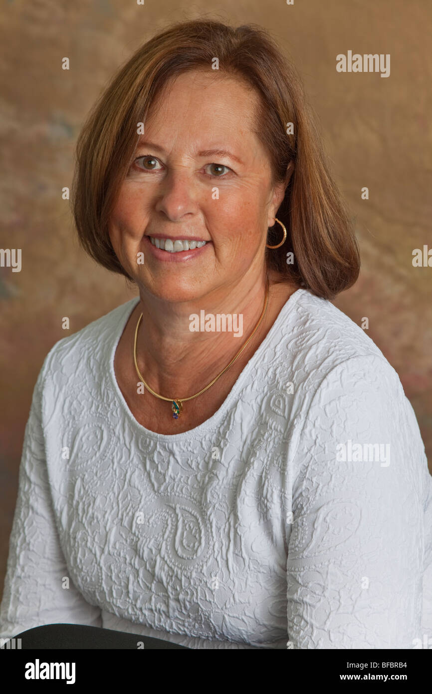 Mujer de 50 55 años fotografías e imágenes de alta resolución - Alamy