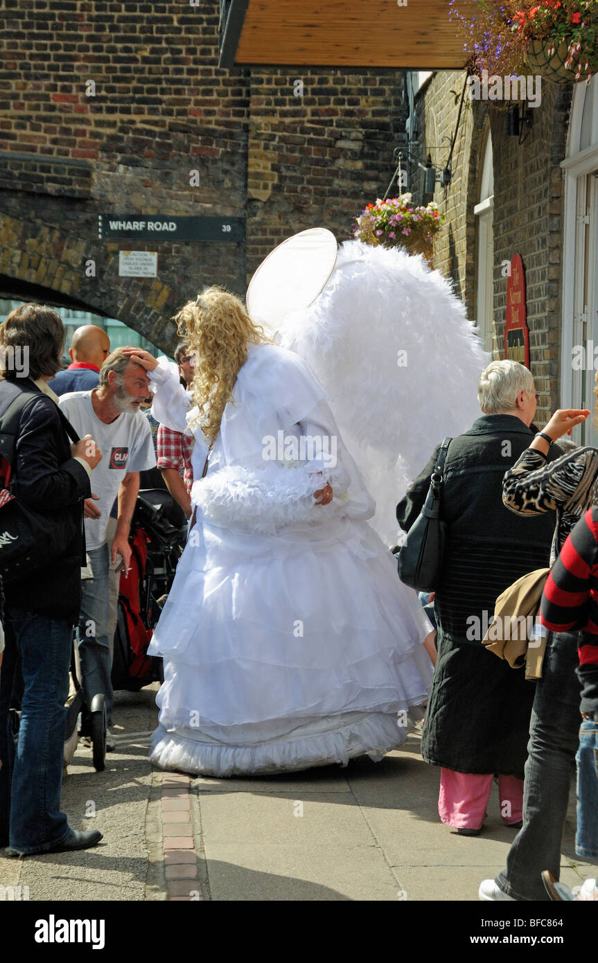 Ángel Hada Glide en el Ángel Festival Londres Inglaterra Foto de stock