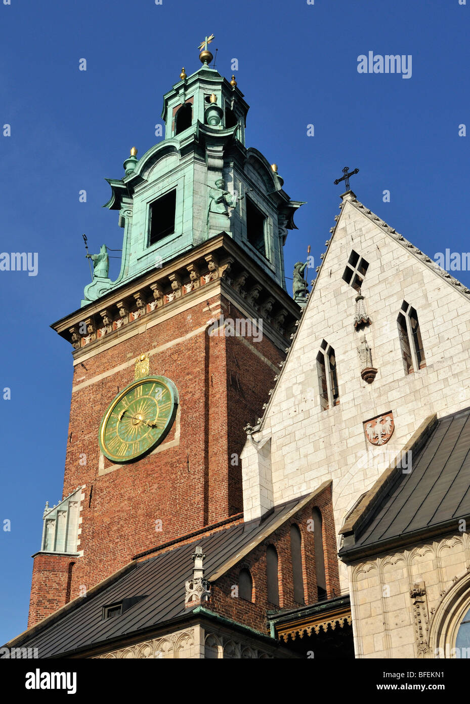 Detalle de la Catedral Basílica de los Ss. Stanisław y Vaclav sobre la colina de Wawel, en Cracovia, Polonia Foto de stock