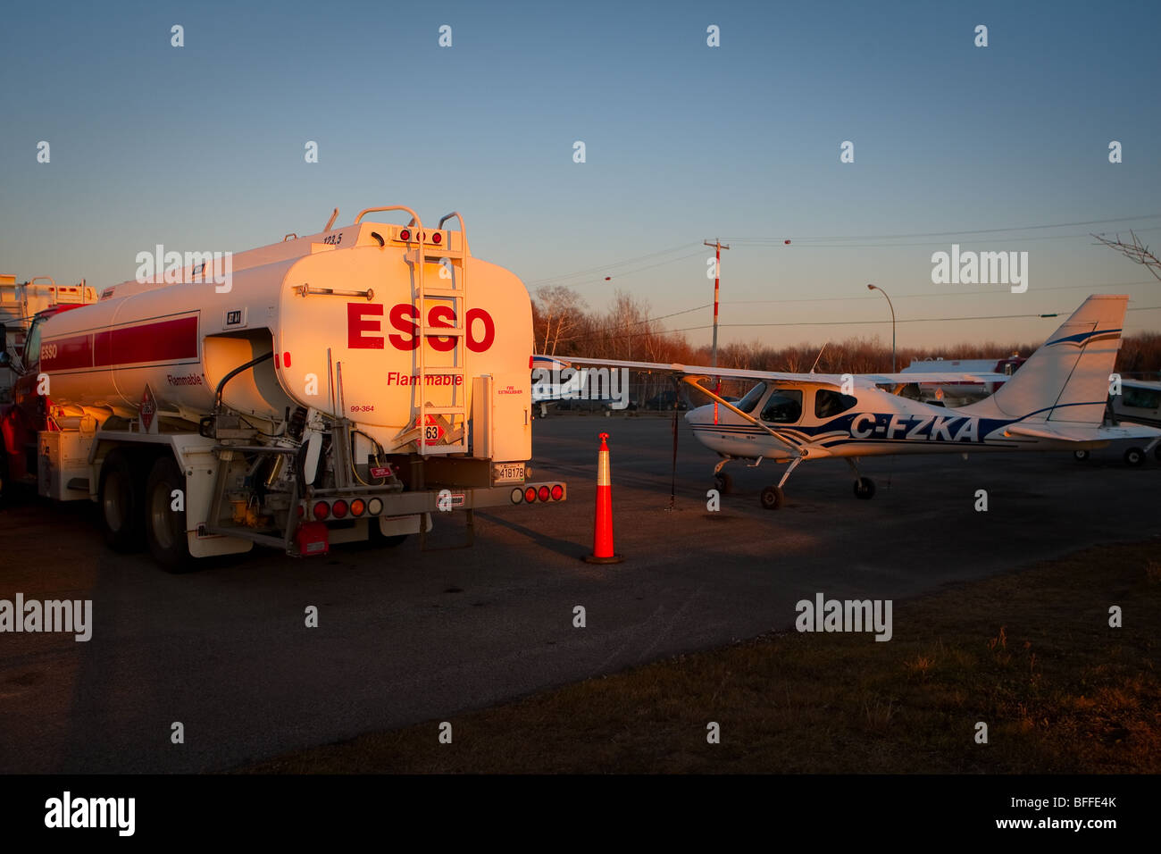 Cesna 172 skyhawk fotografías e imágenes de alta resolución Alamy Cesna 172 skyhawk fotografías e imágenes de alta resolución Alamy