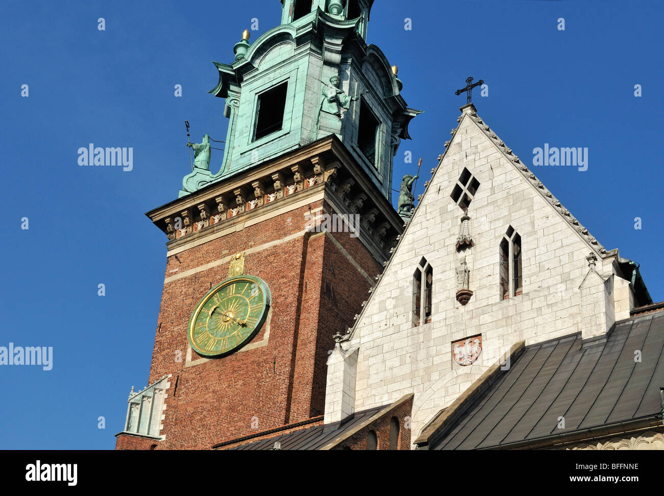 Detalle de la Catedral Basílica de los Ss. Stanisław y Vaclav sobre la colina de Wawel, en Cracovia, Polonia Foto de stock