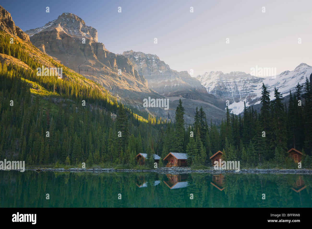Lago O'Hara cabañas, Parque Nacional Yoho, British Columbia, Canadá Foto de stock