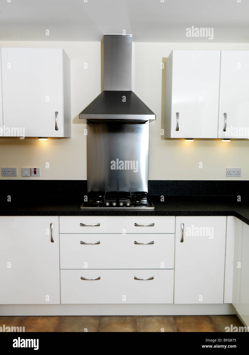Extractor de humos en una cocina industrial Fotografía de stock - Alamy