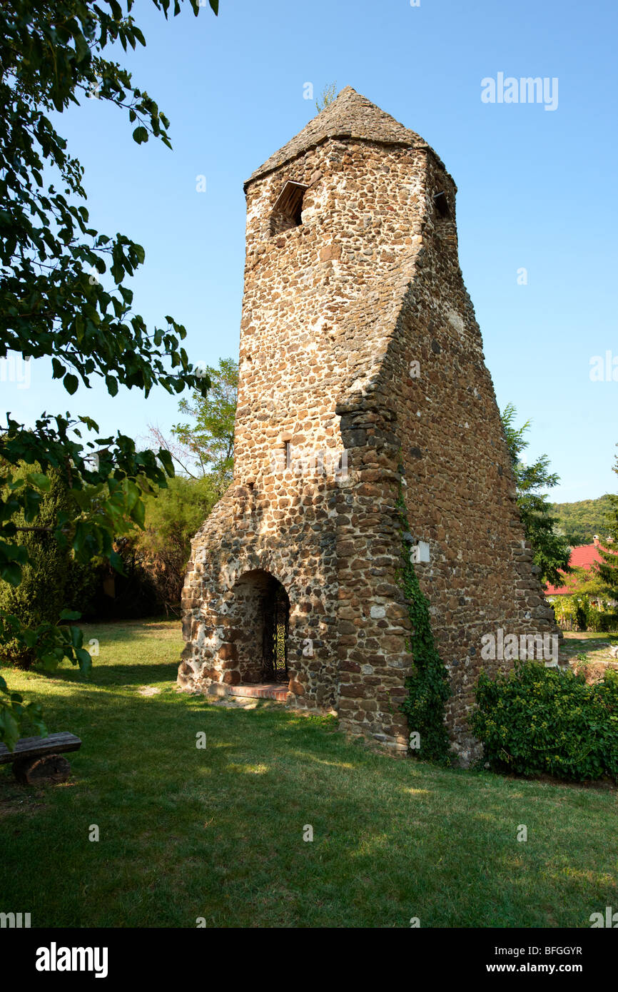 Torony Avasi Avasi ( la torre de la Iglesia), Szigliget Balayon, Hungría Foto de stock