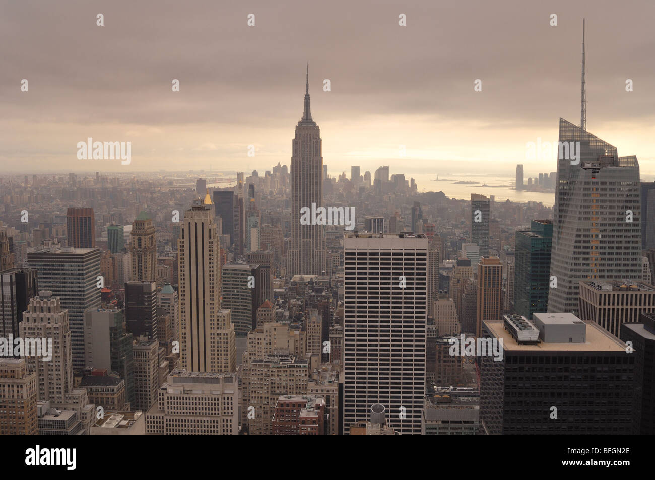 Rascacielos de Nueva York, visto desde la cima de la roca, la ciudad de Nueva York, Nueva York Foto de stock