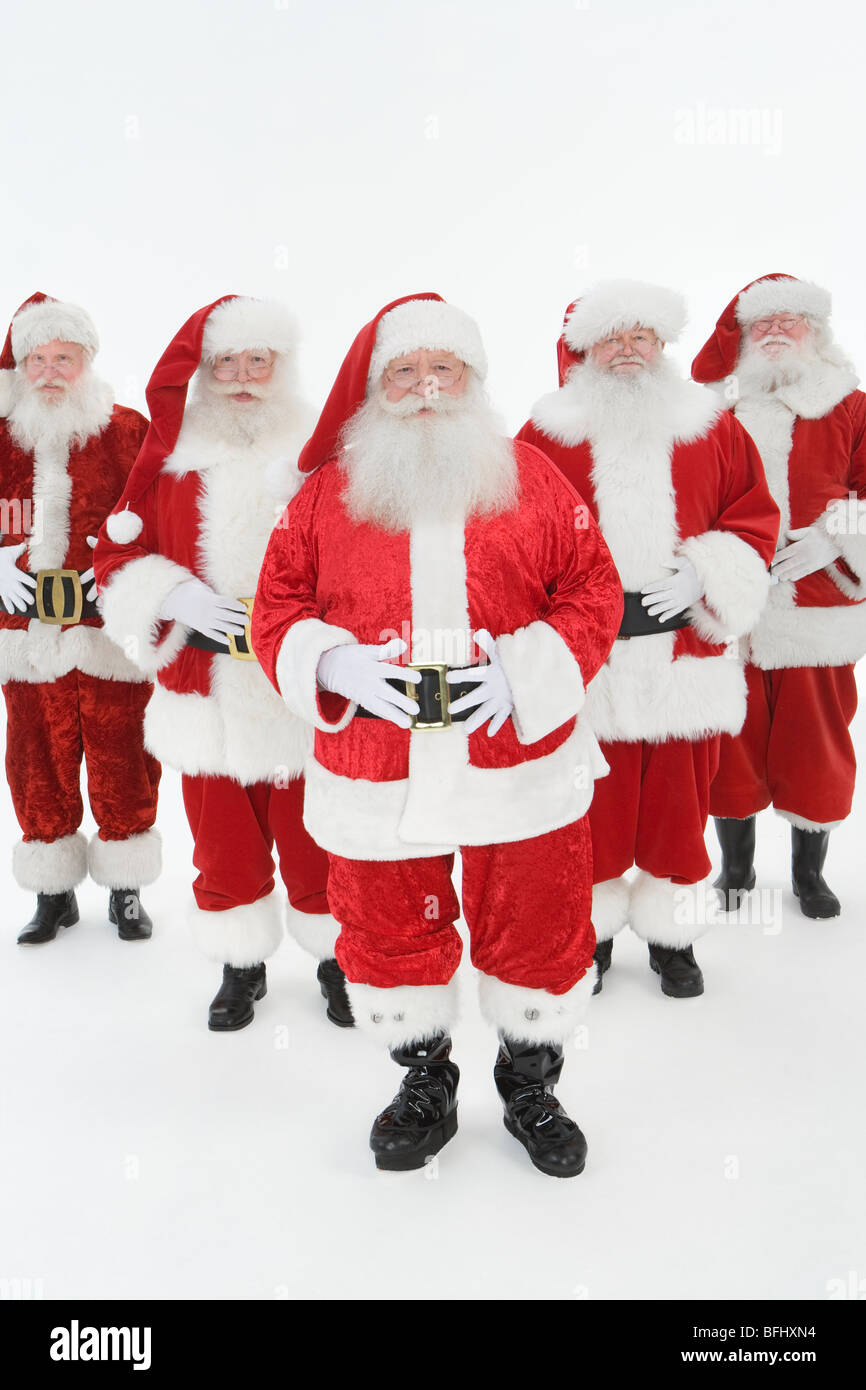 Un grupo de hombres vestidos de Santa Claus Fotografía de stock - Alamy