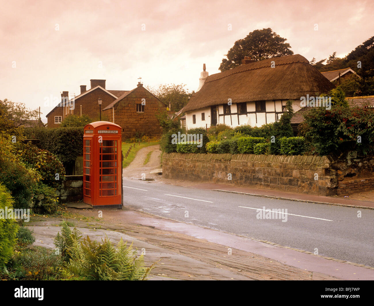 Reino Unido, Inglaterra, Cheshire Village Wirral, Burton Fotografía de  stock - Alamy