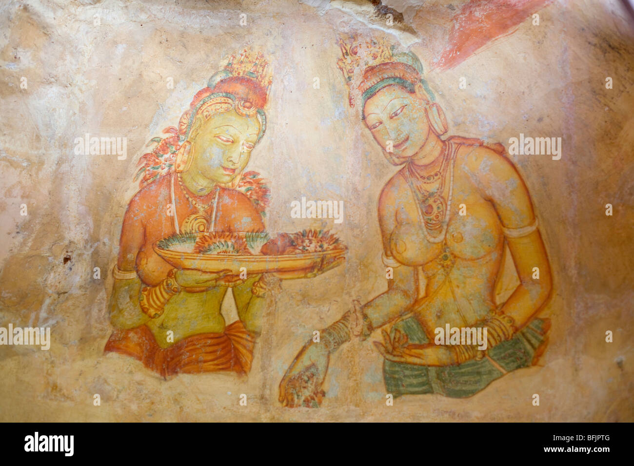 Pinturas rupestres de concubinas dentro de Sigiriya, Sri Lanka Foto de stock