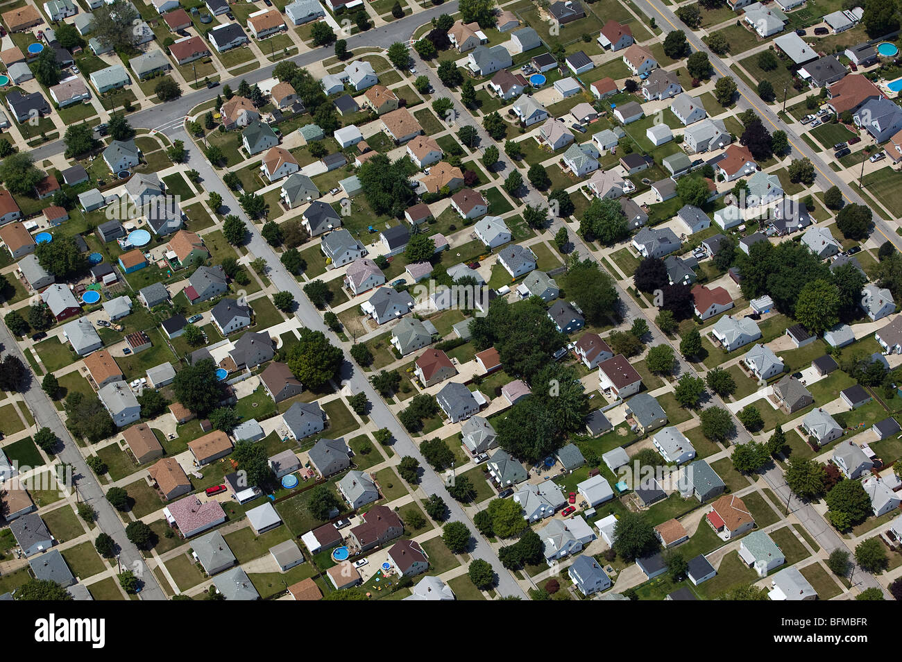 Vista aérea por encima de barrio residencial de west side Cleveland Ohio Foto de stock