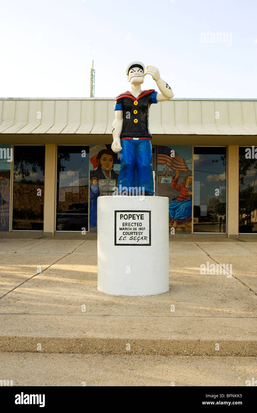 Estatua de Popeye en Crystal City, TX. Foto de stock