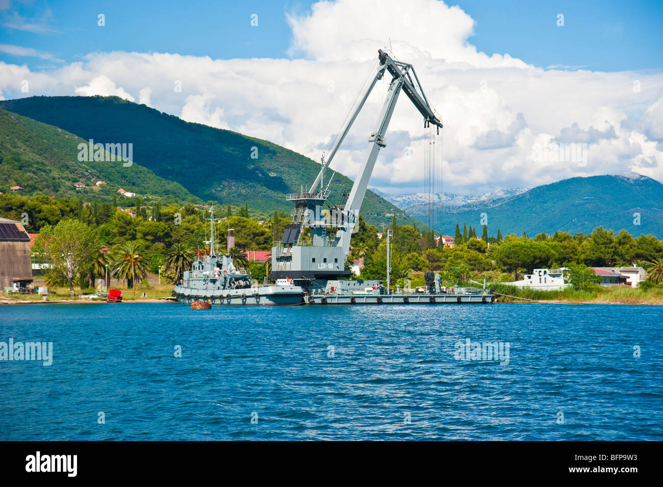 Herceg Novi y la entrence hasta la bahía de Kotor, Montenegro, Mar Adriático Foto de stock