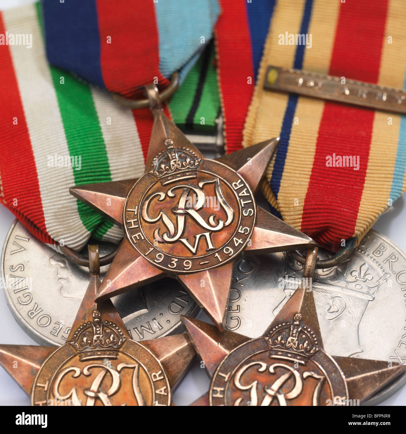 Un grupo de medallas de guerra. Foto de stock