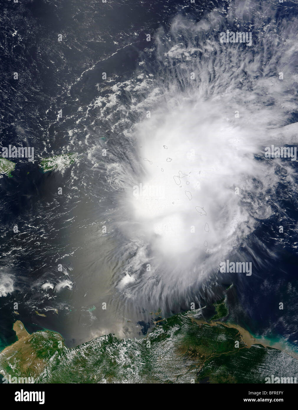 La tormenta tropical Erika en las islas Antillas Menores en el Caribe. Foto de stock
