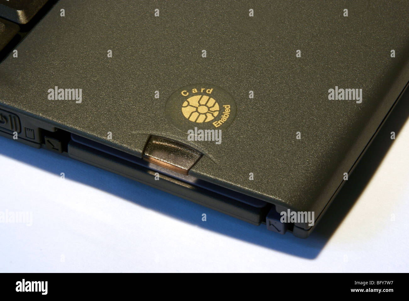Lector de tarjetas inteligentes en PC Portátil Fotografía de stock - Alamy