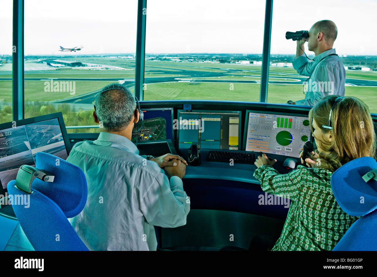 Torre de control del aeropuerto Foto de stock