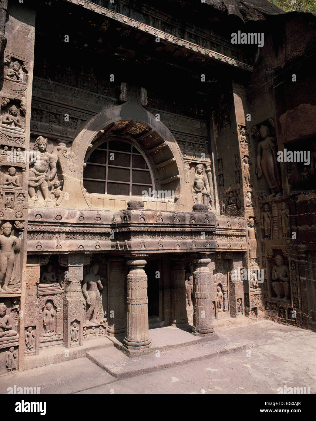 19 cuevas Budistas, Ajanta, Sitio del Patrimonio Mundial de la UNESCO, Maharashtra, India, Asia Foto de stock