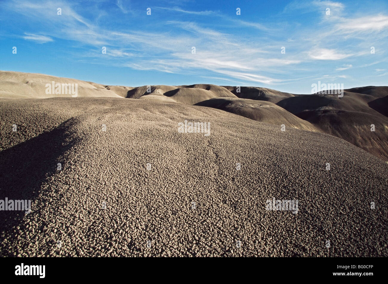 Montículos estéril en badlands desprovisto de vegetación Foto de stock