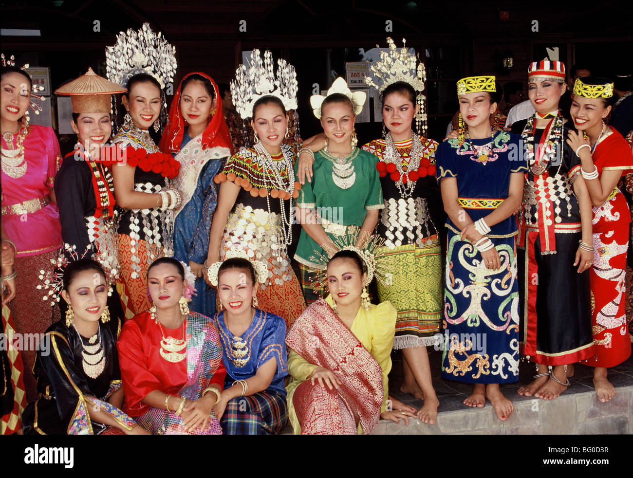 Trajes tradicionales, Sarawak, Borneo, Malasia, Sudeste Asiático, Asia Foto de stock