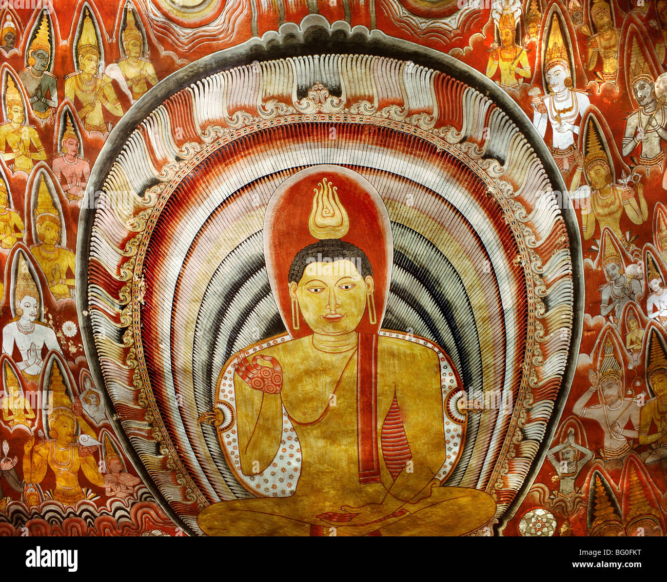 Pintura interior cueva templo budista de Dambulla, Sitio del Patrimonio Mundial de la UNESCO, Sri Lanka, Asia Foto de stock