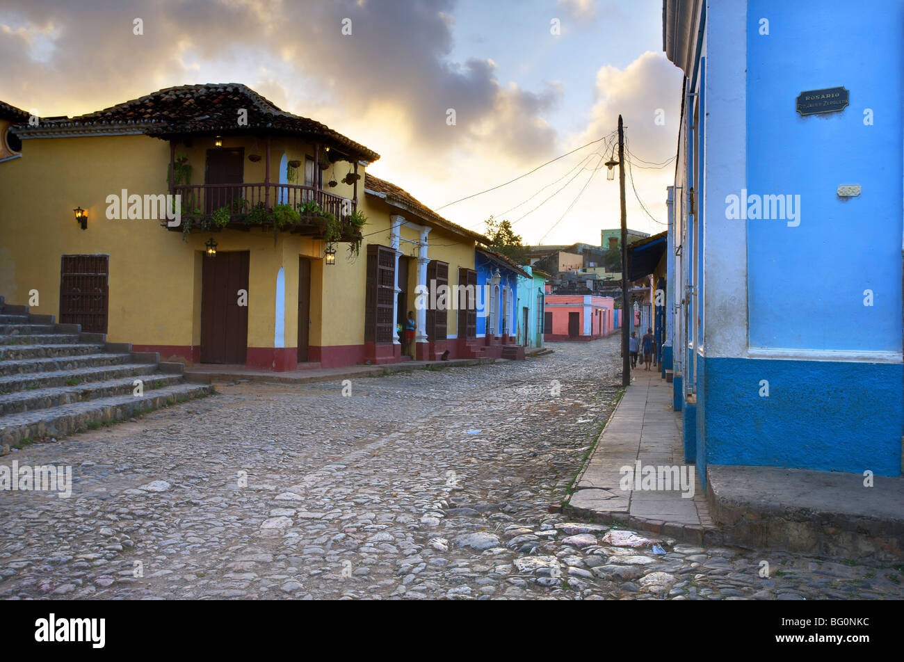 Subrayar consonante seguridad Casa caribeña brillantemente pintada fotografías e imágenes de alta  resolución - Alamy