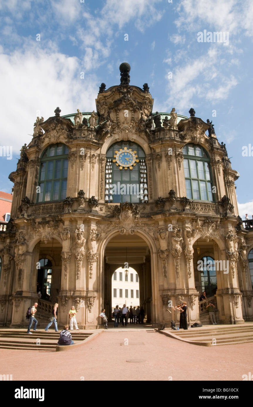 Glockenspiel Pavilion, el Palacio Zwinger, Dresde, Sajonia, Alemania, Europa Foto de stock