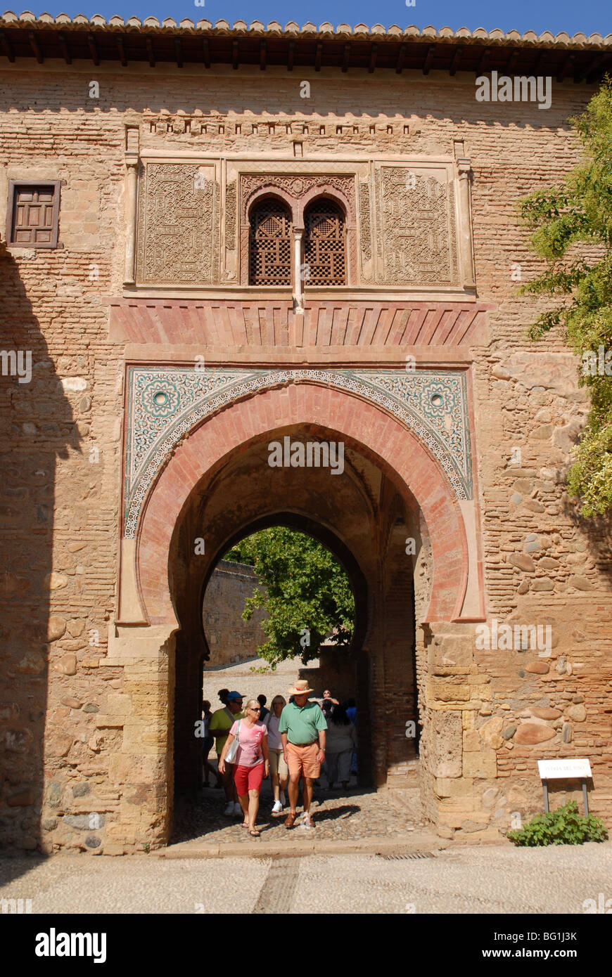 Alhambra puerta del vino fotografías e imágenes de alta resolución - Alamy