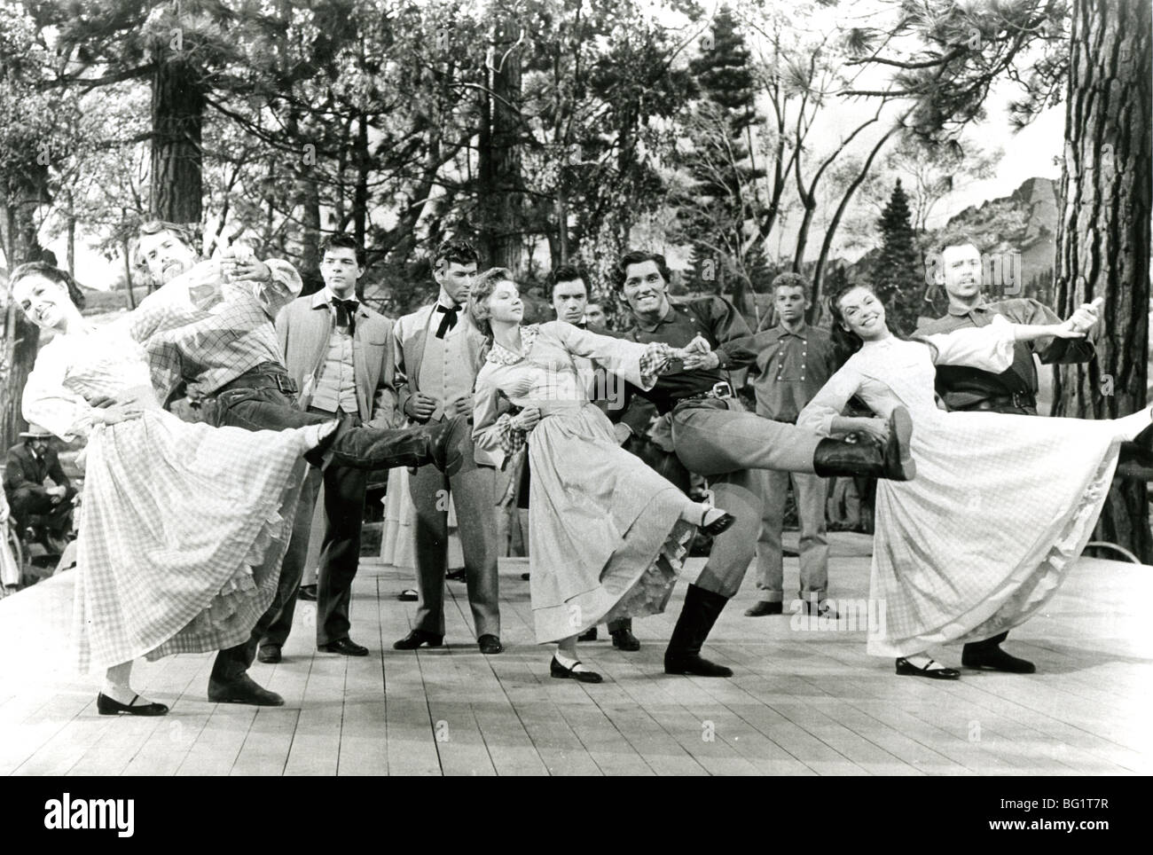 Siete novias para siete hermanos musicales de películas de MGM de 1954 Fotografía de stock Alamy Siete novias para siete hermanos musicales de películas de MGM de 1954 Fotografía de stock Alamy