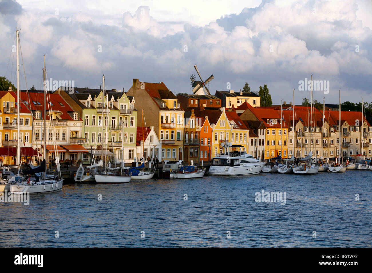 El puerto de Sonderborg, de Jutlandia, Dinamarca, Escandinavia, Europa Foto de stock