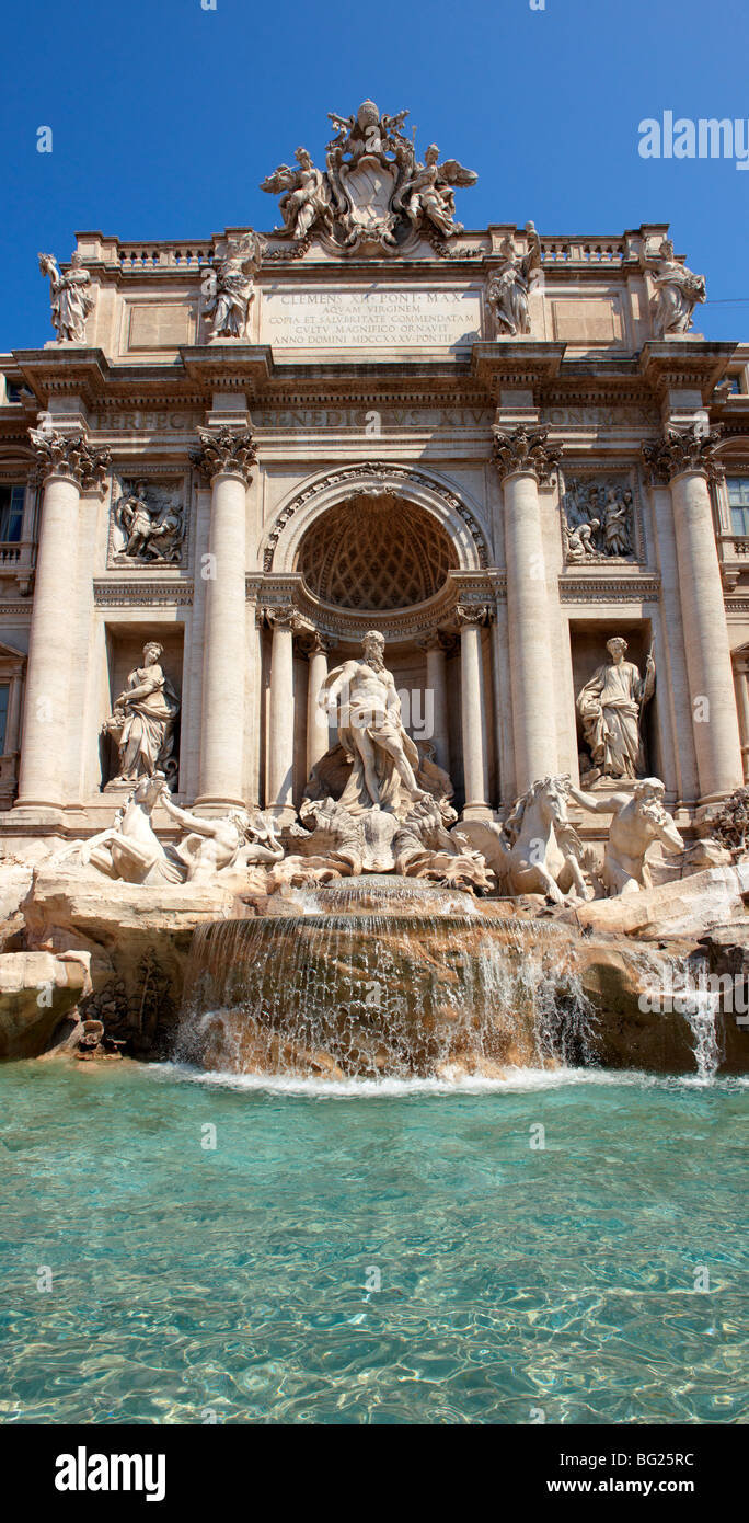 La barroca Fuente de Trevi. Roma Foto de stock