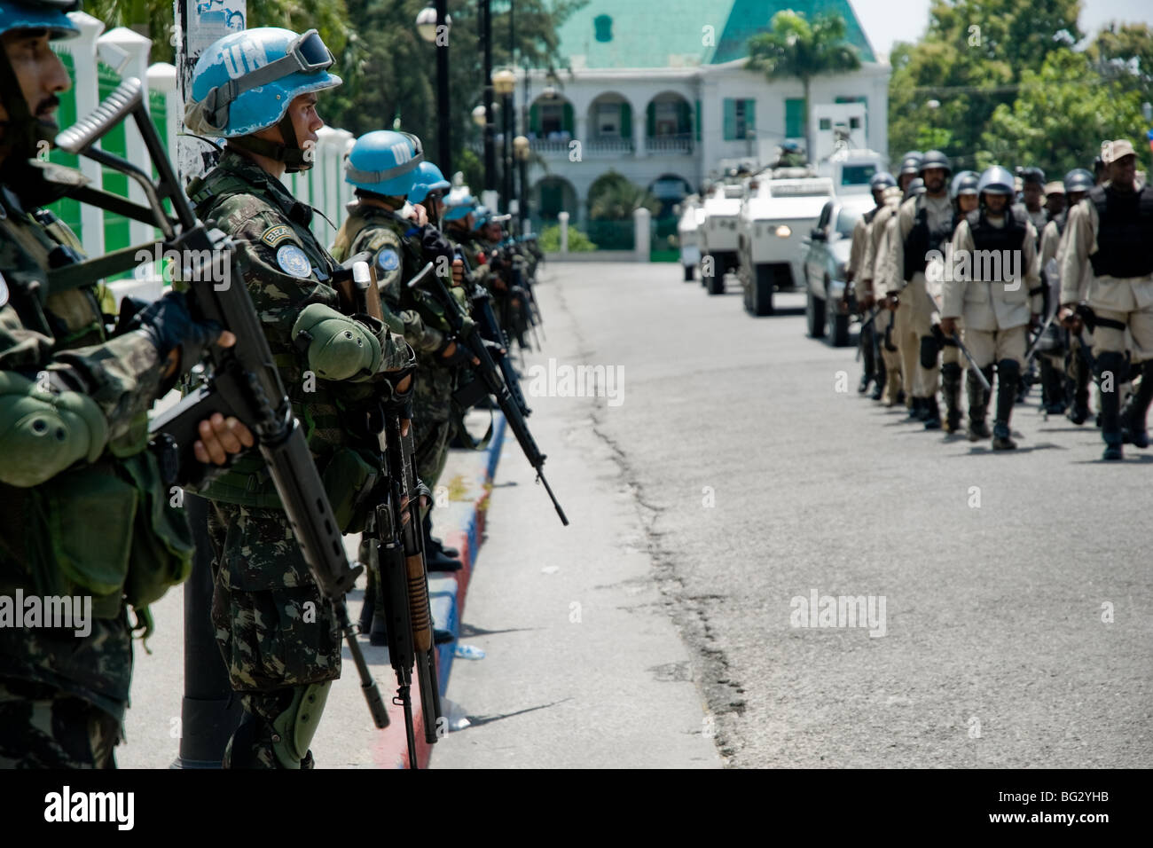 Los soldados de la onu de Brasil frente al palacio presidencial en Puerto  Príncipe, Haití Fotografía de stock - Alamy