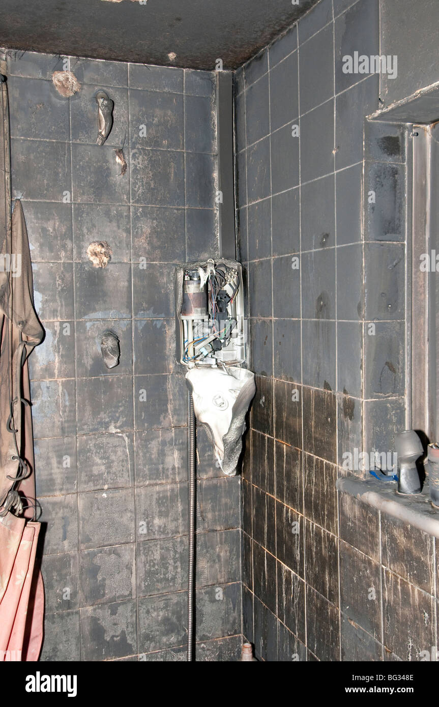 de ducha en el baño fuego derretido Fotografía de stock - Alamy