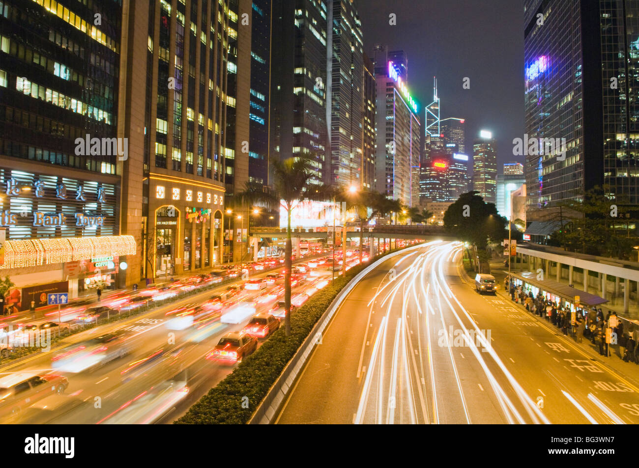 La autopista que corre a lo largo del puerto de Hong Kong Foto de stock