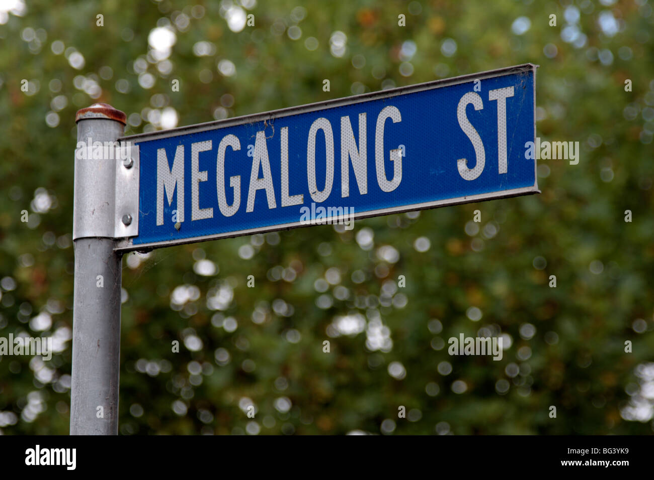 Nombre de calle Megalong sign in Blue Mountains Katoomba, en Nueva Gales del Sur, Australia Foto de stock