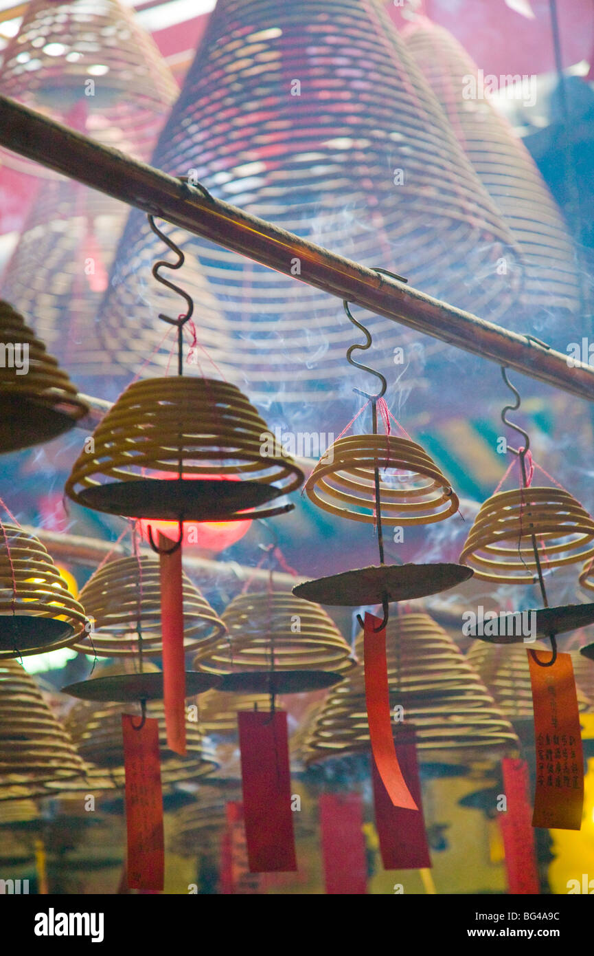 China, Hong Kong, Central, el Templo Man Mo, incienso bobinas Foto de stock