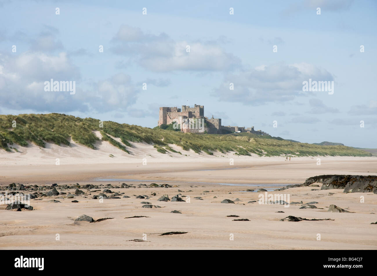 Bamburgh Castle en Northumbria, Inglaterra Foto de stock
