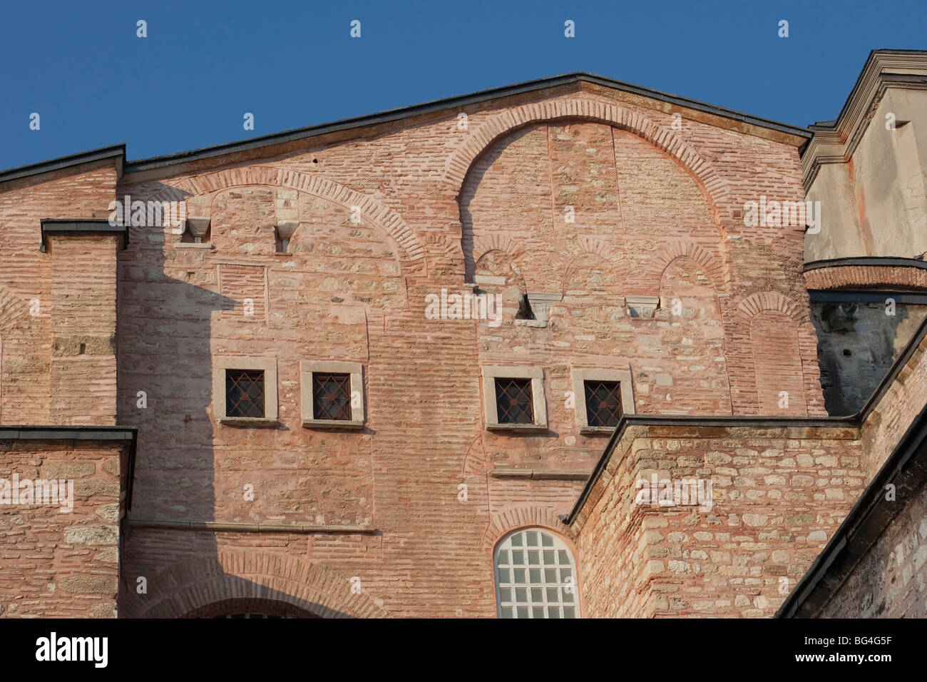 Hagia Sophia en Estambul - Vista trasera - distrito de Sultanahmet, en Estambul, Turquía, Europa Foto de stock