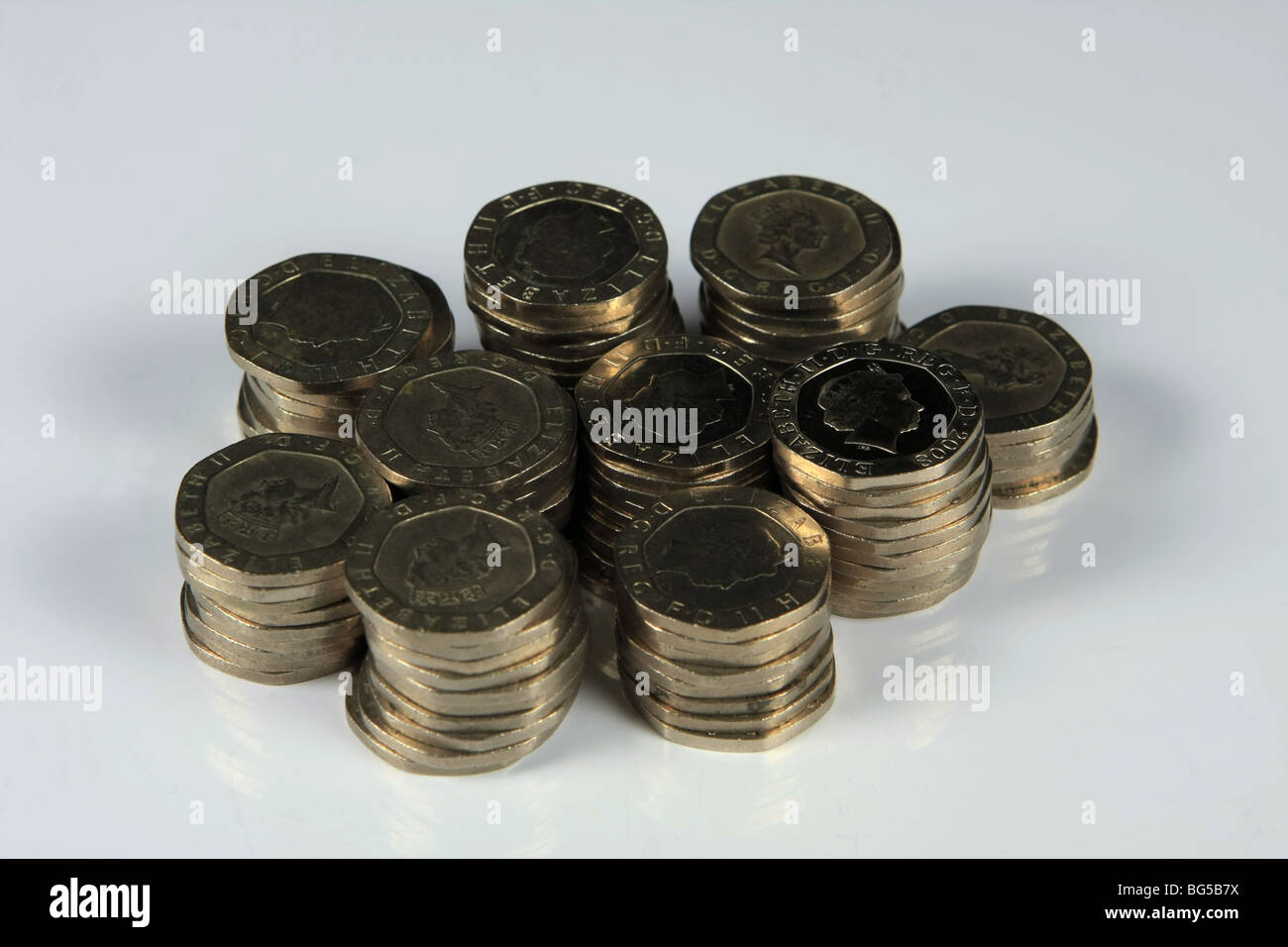 Un grupo de monedas de 20p Foto de stock