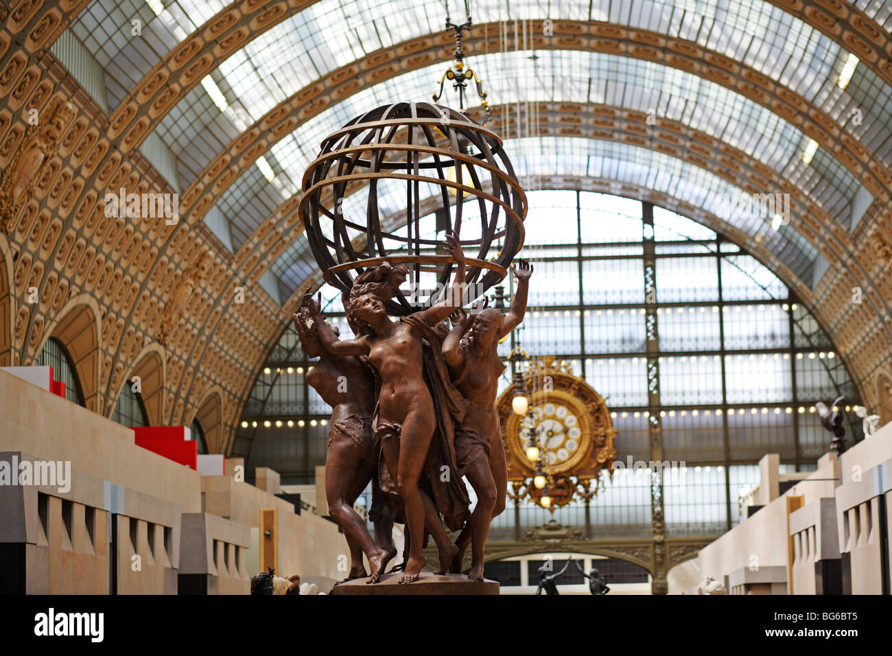Jean-Baptiste Carpeaux, las cuatro partes del mundo sosteniendo la esfera celeste, Musée d'Orsay (Museo de Orsay), París, Francia Foto de stock