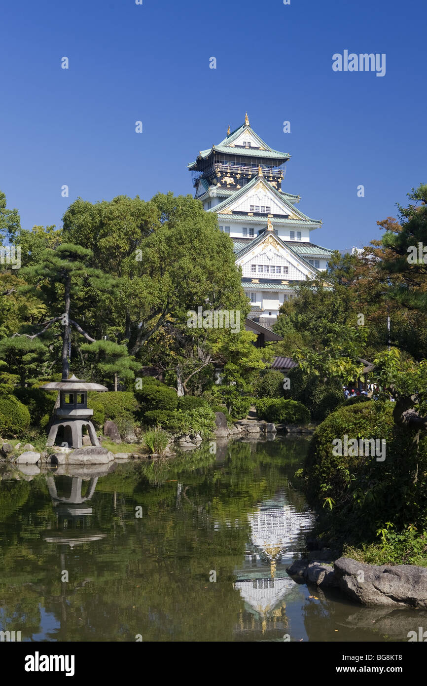 El Japón. OSAKA. Vista del castillo. Foto de stock